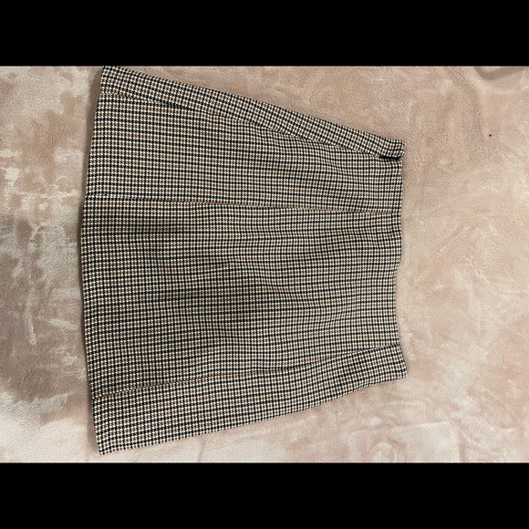 Mini skirt - Picture 2 of 2